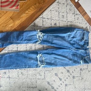 Ike new American eagle ripped mom jeans